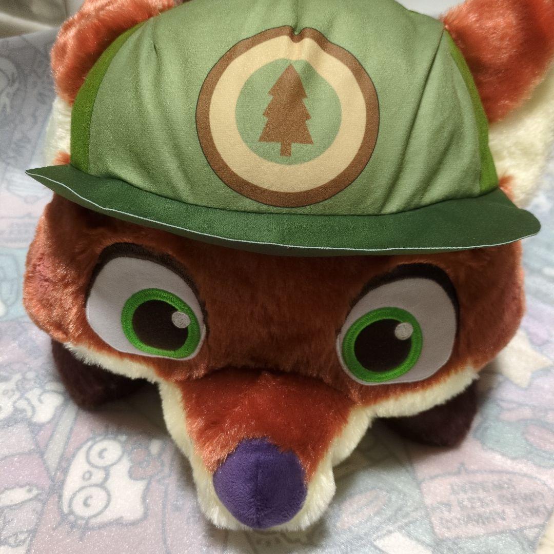 ズートピア2 ニック 赤いほっぺ 寝そべり - メルカリ