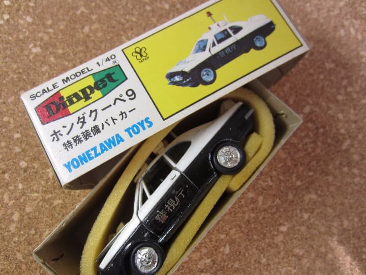 米澤玩具 ダイアペット／HONDA クーペ９／警視庁特殊装備パトカー ダイアペット ホンダ1300クーペ9 特殊装備パトカー - メルカリ