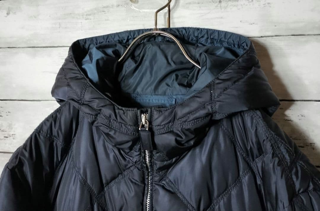 PRADA プラダ キルティング ダウンジャケット フード付き プレートロゴ