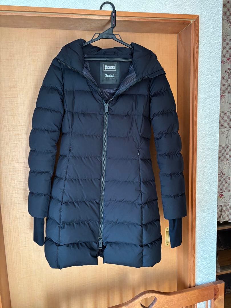 『美品』　HERNOラミナーレディースダウンブラック　38 HERNO（ヘルノ） HERNO Laminar ラミナー ダウンコート PI00348DL