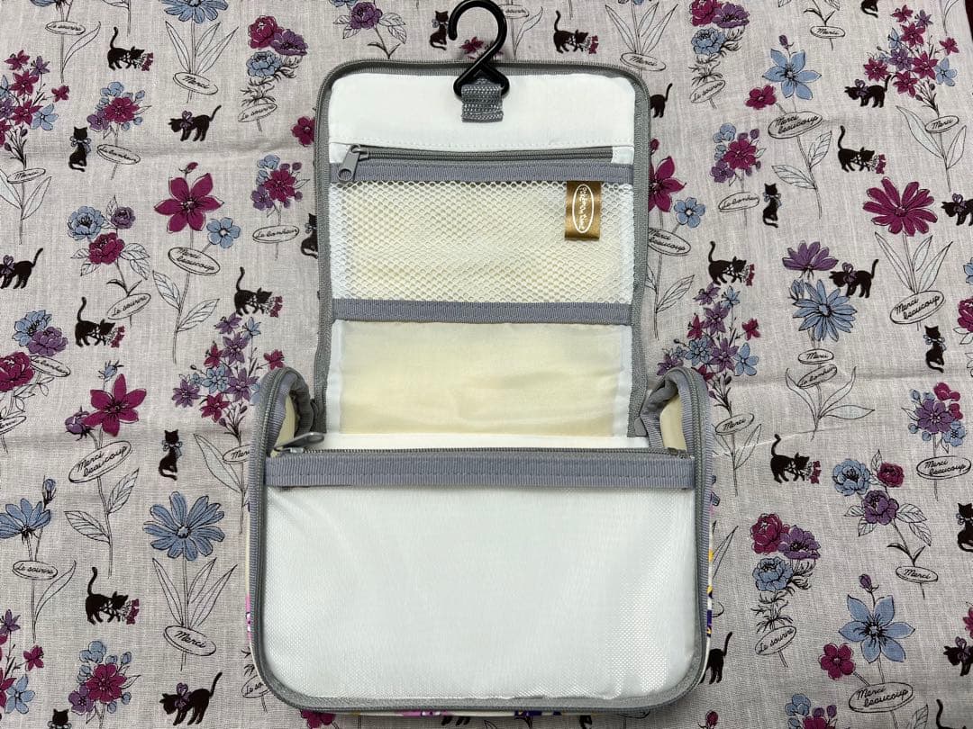 ポケモンタイム　トラベルポーチ　イーブイシリーズ