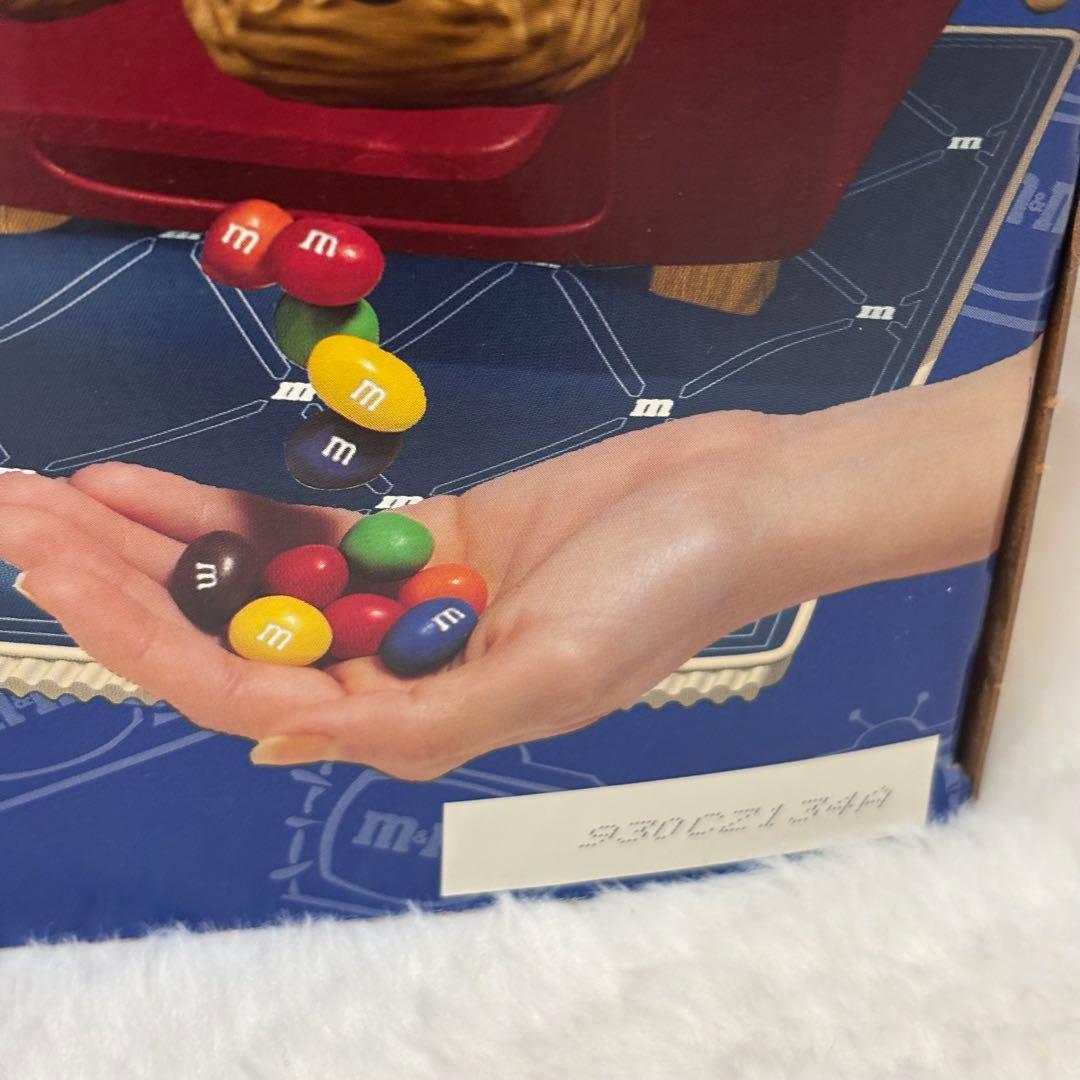 m&m's ディスプレイ　イエロー　LA-Z-BOYソファーエムアンドエムズ