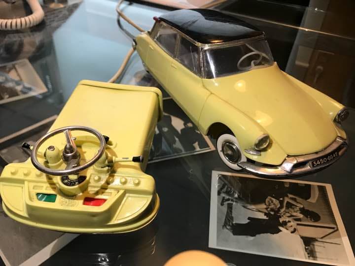 シトロエン DS ワイヤー式ラジコンカー 1960年代 ヴィンテージ 6月12日発売予定/予約分)タミヤ(TAMIYA)/58734/MB-01 シトロエン DS