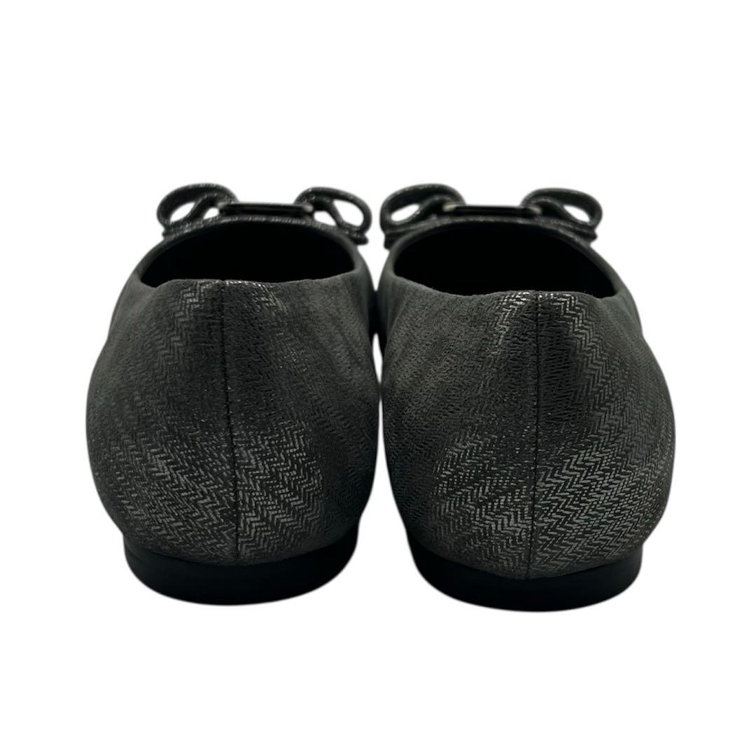 【極美品】Ferragamo⭐︎パンプス⭐︎22.5cm⭐︎シルバー⭐︎ほぼ未使用