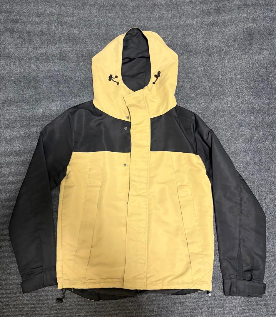 ベージュ/ブラック フード付きマウンテンパーカー - メルカリ