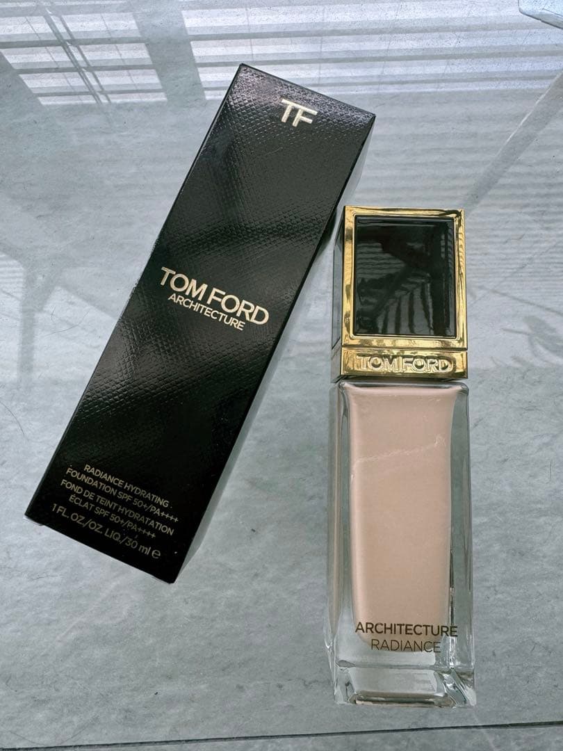 アーキテクチャー ラディアンス ハイドレーティング ファンデーション アーキテクチャー ラディアンス ハイドレーティング クッション
