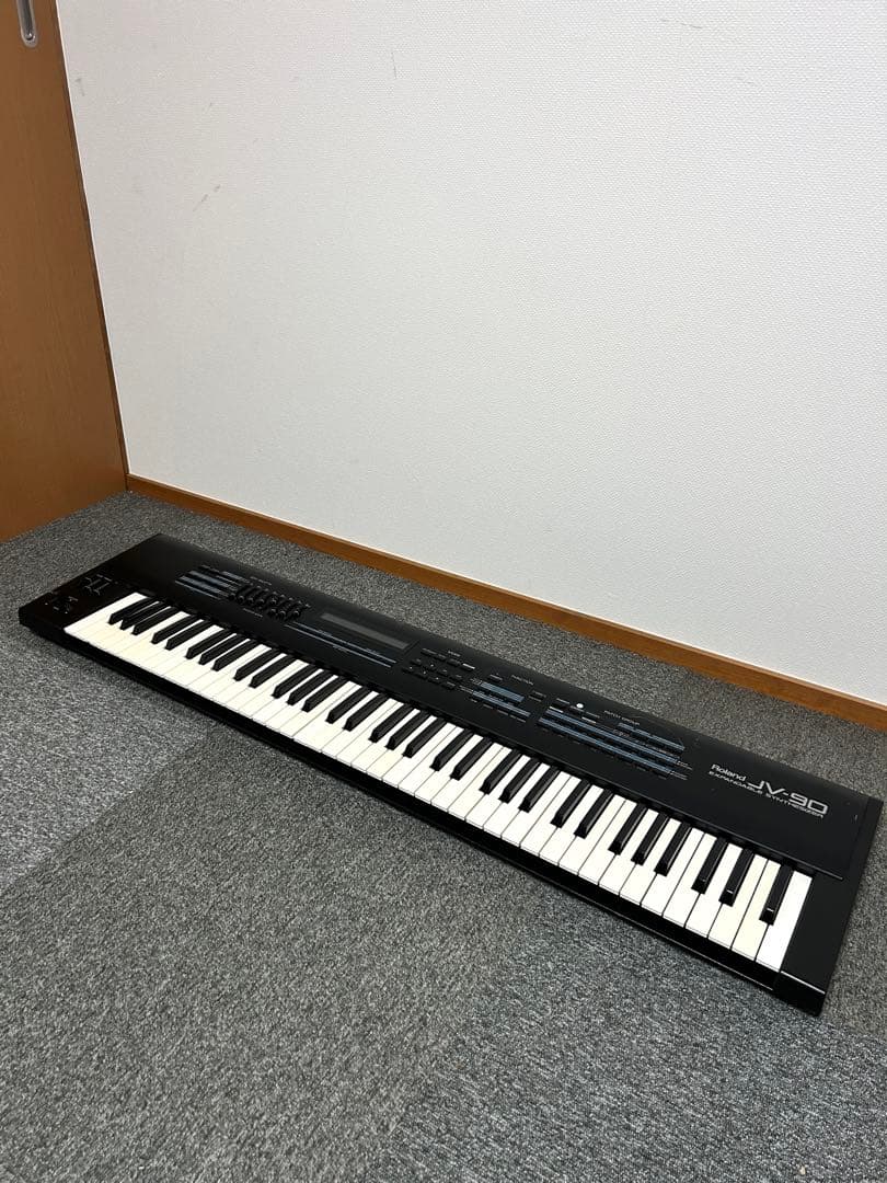 Roland ローランド JV-90 シンセサイザー 本体のみ - メルカリ