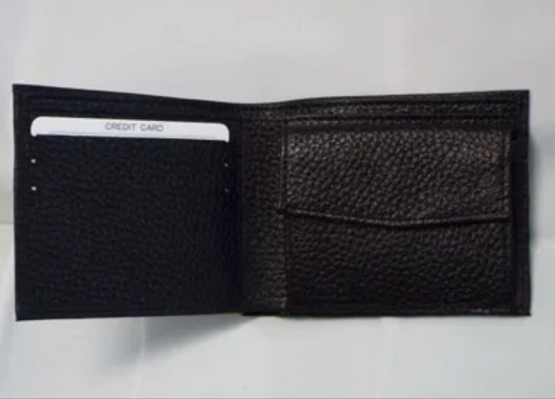 黒 新品未開封 菊紋付き2つ折り財布 牛革型押し 皇居 菊紋 日本製 皇居