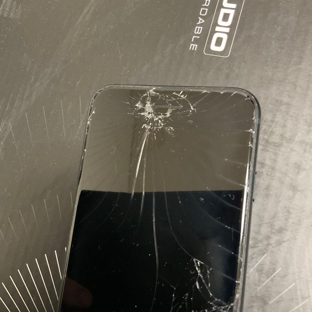 ち*ぃ様 iPhone SE 第3世代 ブラック SIMフリー ジャンク品 12