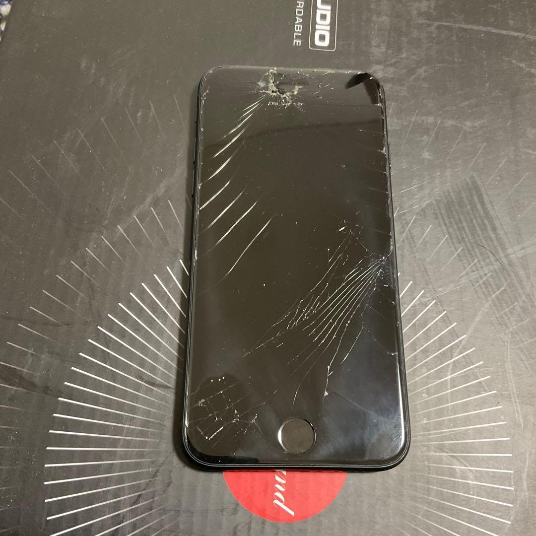 ち*ぃ様 iPhone SE 第3世代 ブラック SIMフリー ジャンク品 12