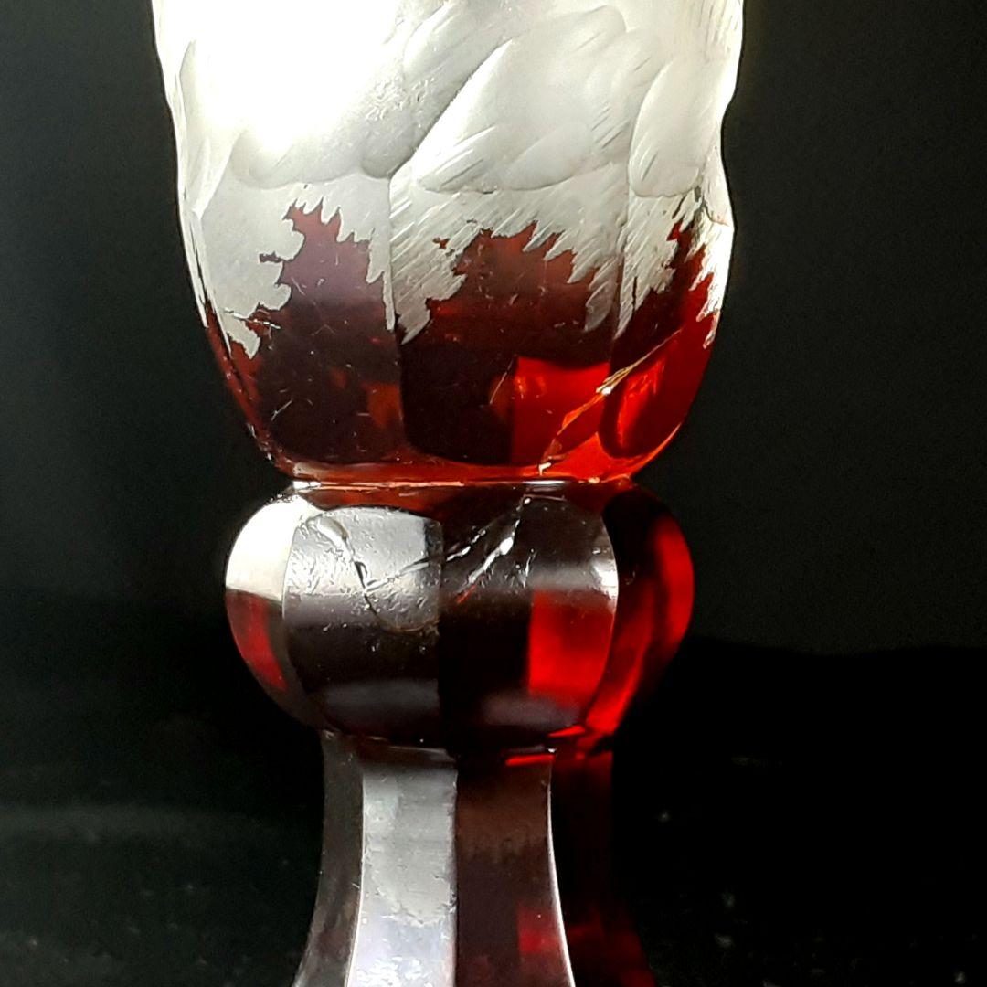 Y957 ボヘミアガラス グラヴィール 赤被せガラス 鹿と風景文花瓶 一対