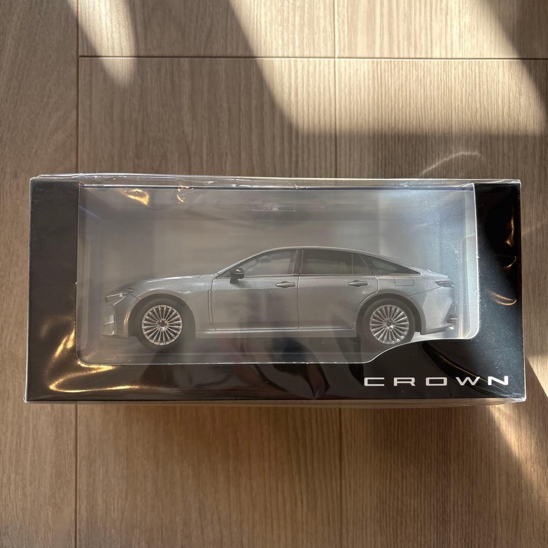 トヨタ 新型クラウン ミニカー 1/30 プレシャスメタル - メルカリ