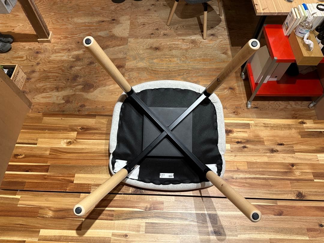 IKEA JANOLOF ヤンオロフ 回転ダイニングチェア ベージュ - メルカリ