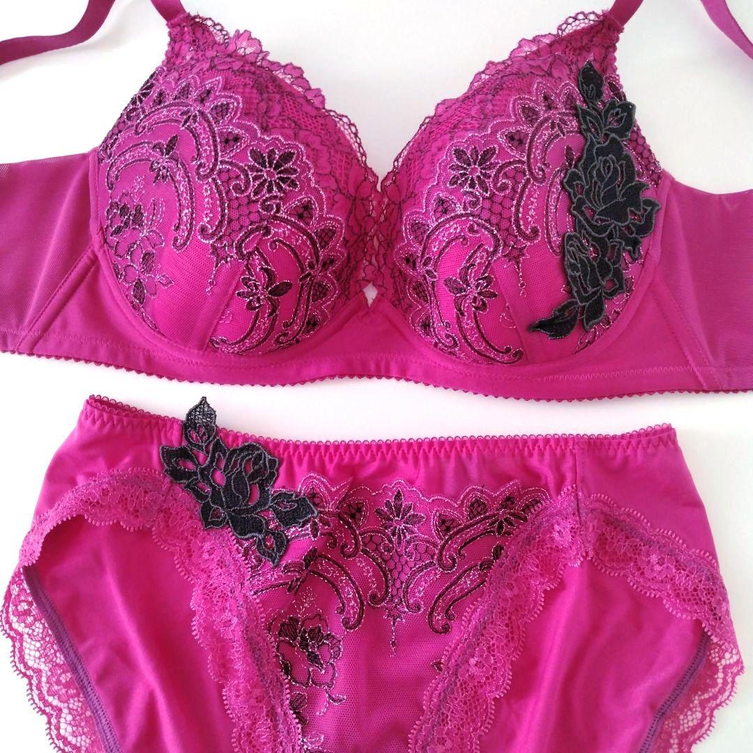 【新品】ワコール《サルート》74group 小さく見せるブラ E75/L