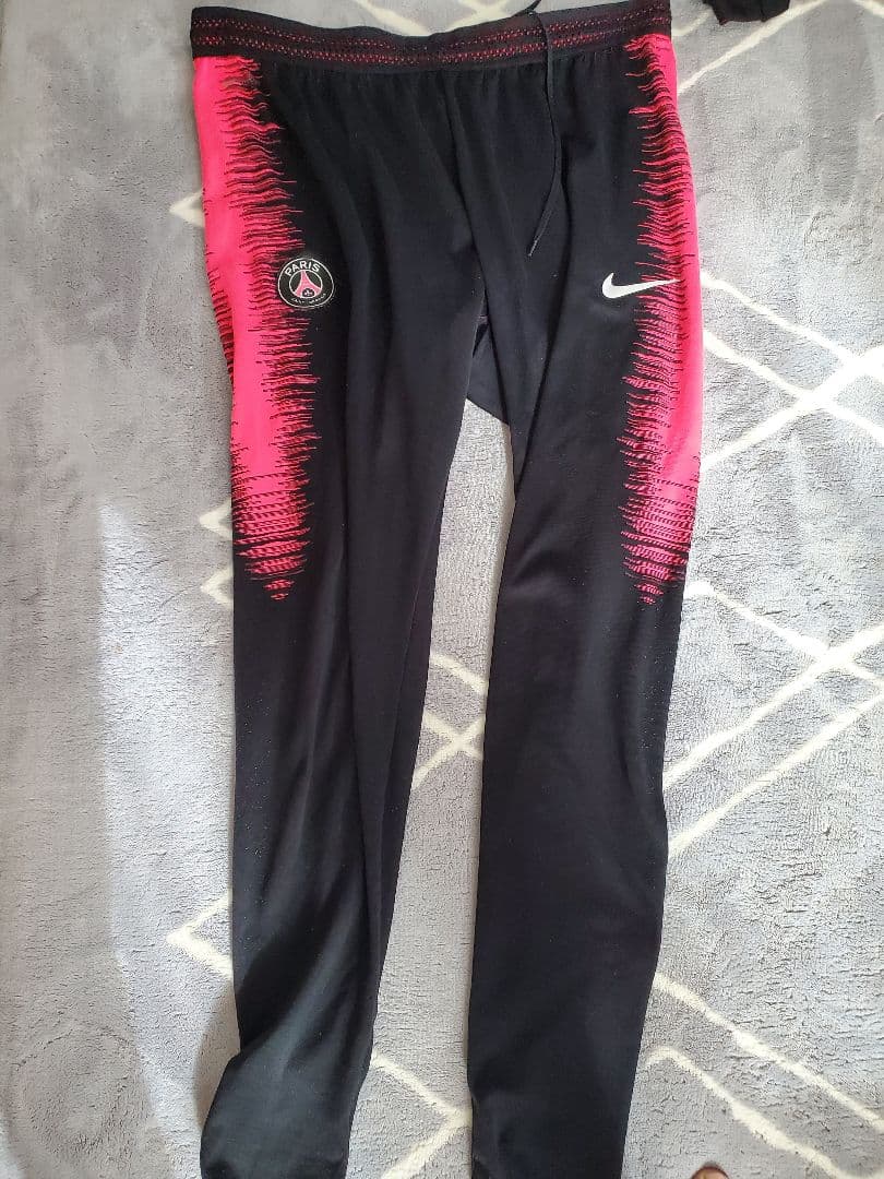 S*4様 パリサンジェルマン NIKE ヴェイパーニット上下セット