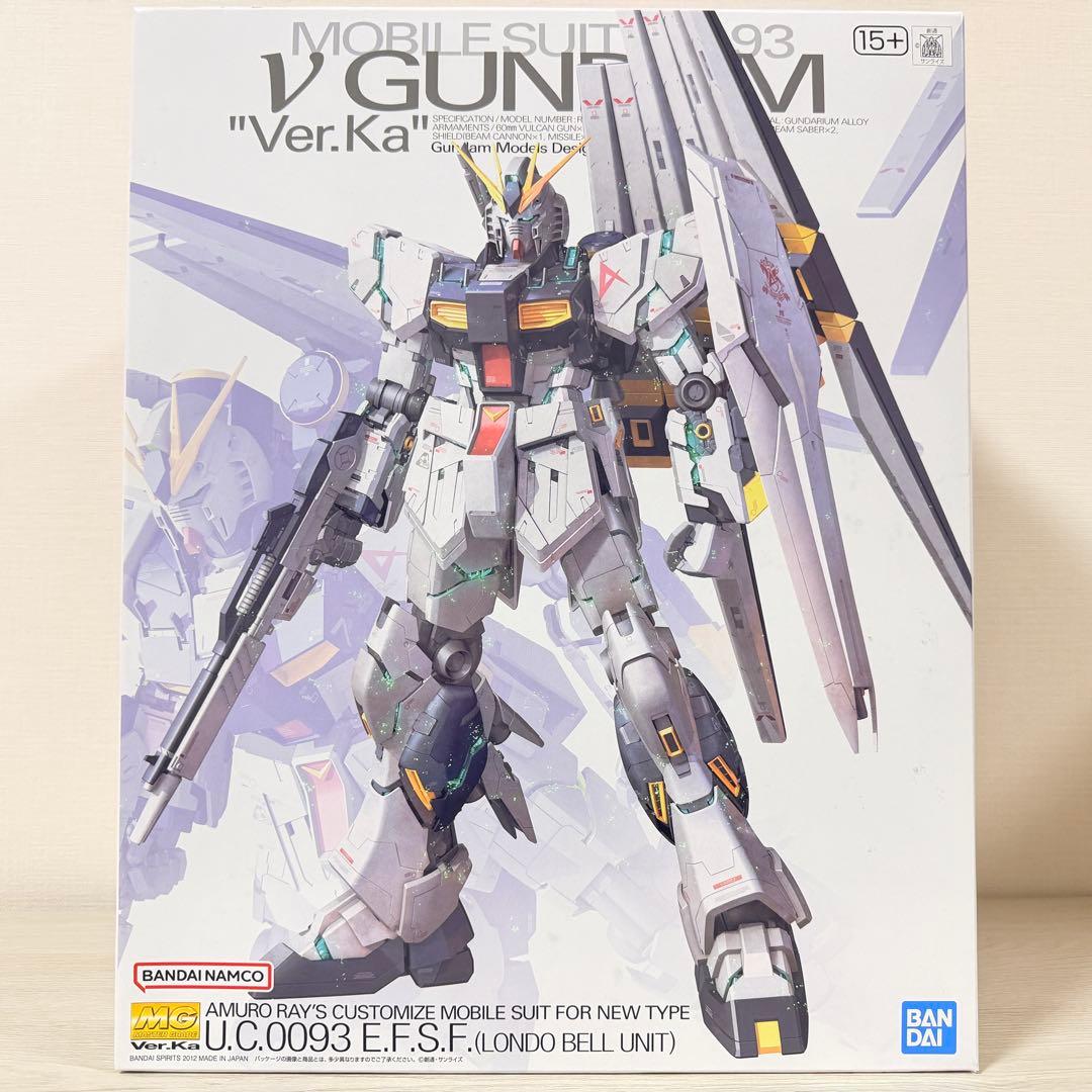 ガンプラセット(MG サザビー Ver.Ka、 νガンダム、ヤクト・ドーガ)