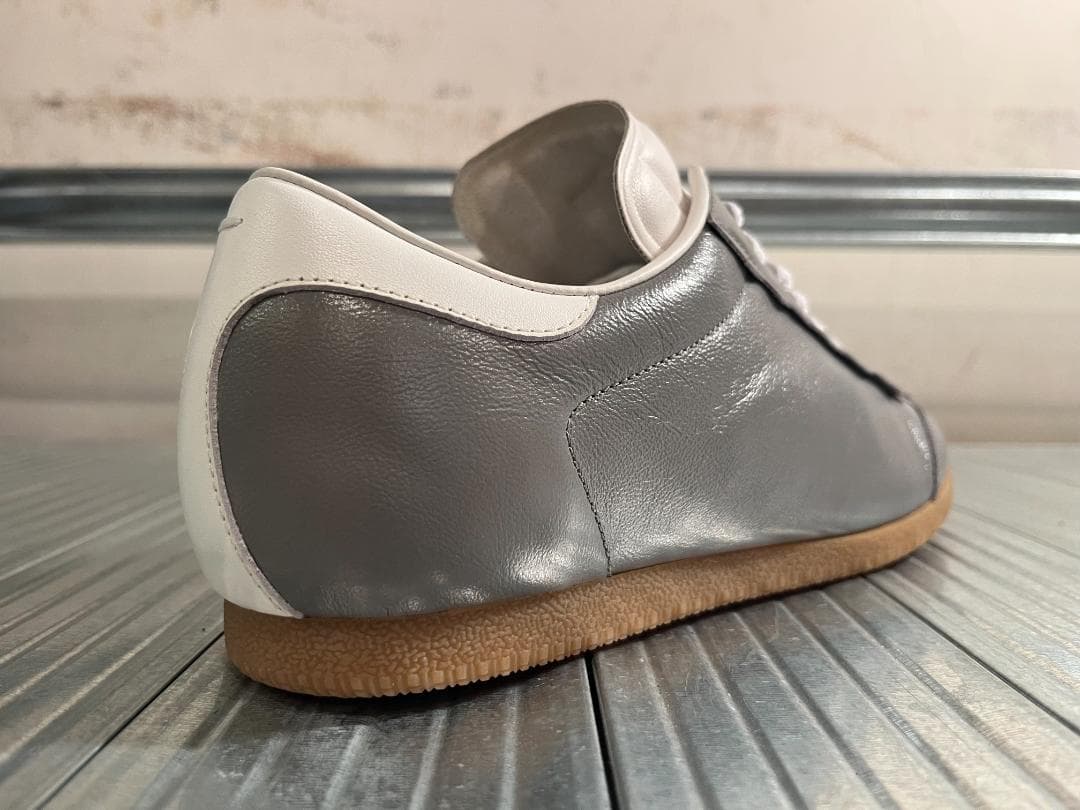 未使用☆廃盤カラー／メゾンマルジェラ／レプリカ／フェザーライト