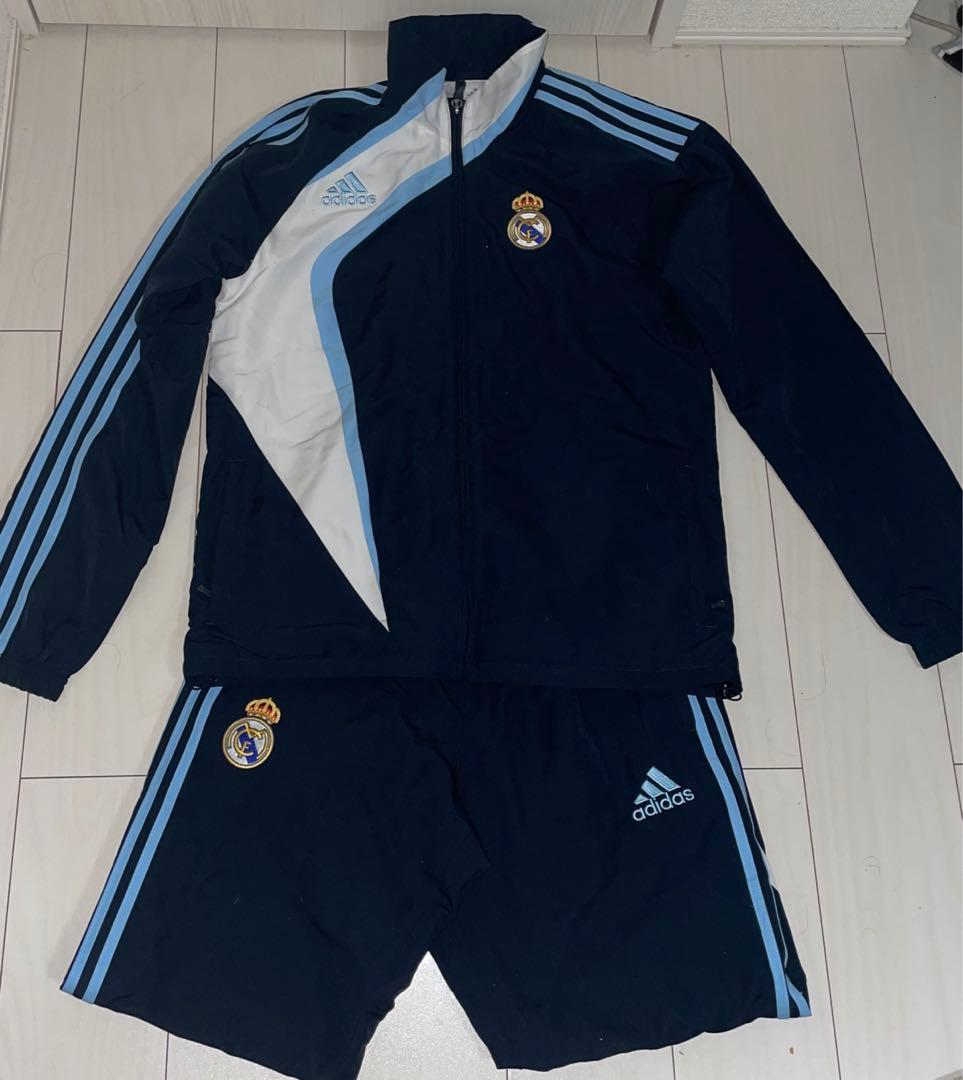 レアル・マドリード　ジャージ　上下　未使用　M 希少 レアルマドリード ジャージ セットアップ フード 上下 Mサイズ