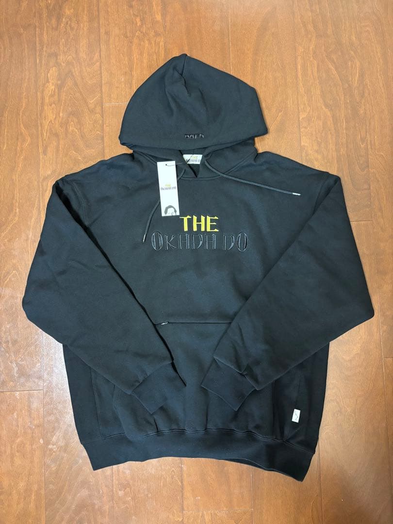 岡田准一 岡田一門 フード付きパーカー 黒 新品未使用 - メルカリ