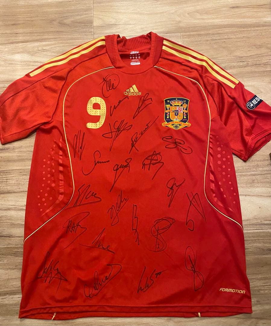 【期間限定】EURO2008スペイン代表監督、登録22名直筆サイン入りユニ 期間限定】EURO2008スペイン代表監督、登録22名直筆サイン入りユニ