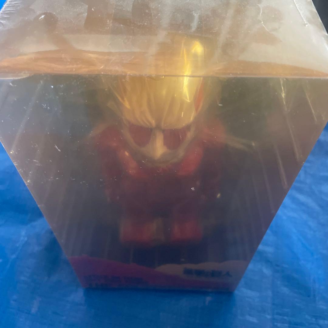 進撃の巨人 超大型巨人 ソフビフィギュア empty エンプティー 未開封