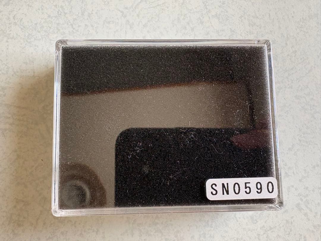 大河原邦男氏直筆サイン入りガンダム ピンバッジ - メルカリ