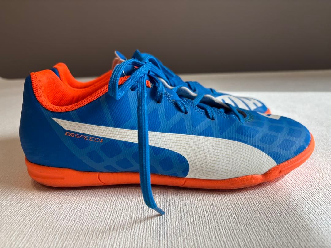 PUMA サッカーシューズ 青/オレンジ25cm - メルカリ