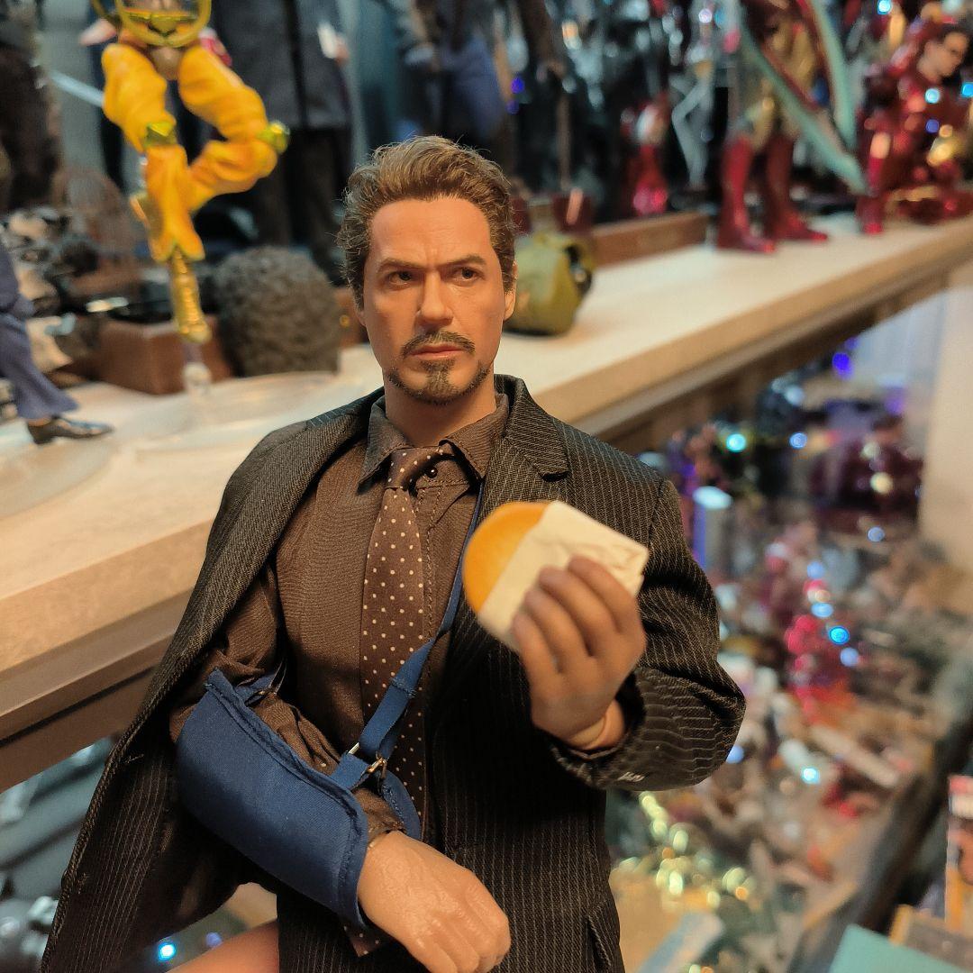 トニー・スターク フィギュア ハンバーガー付き