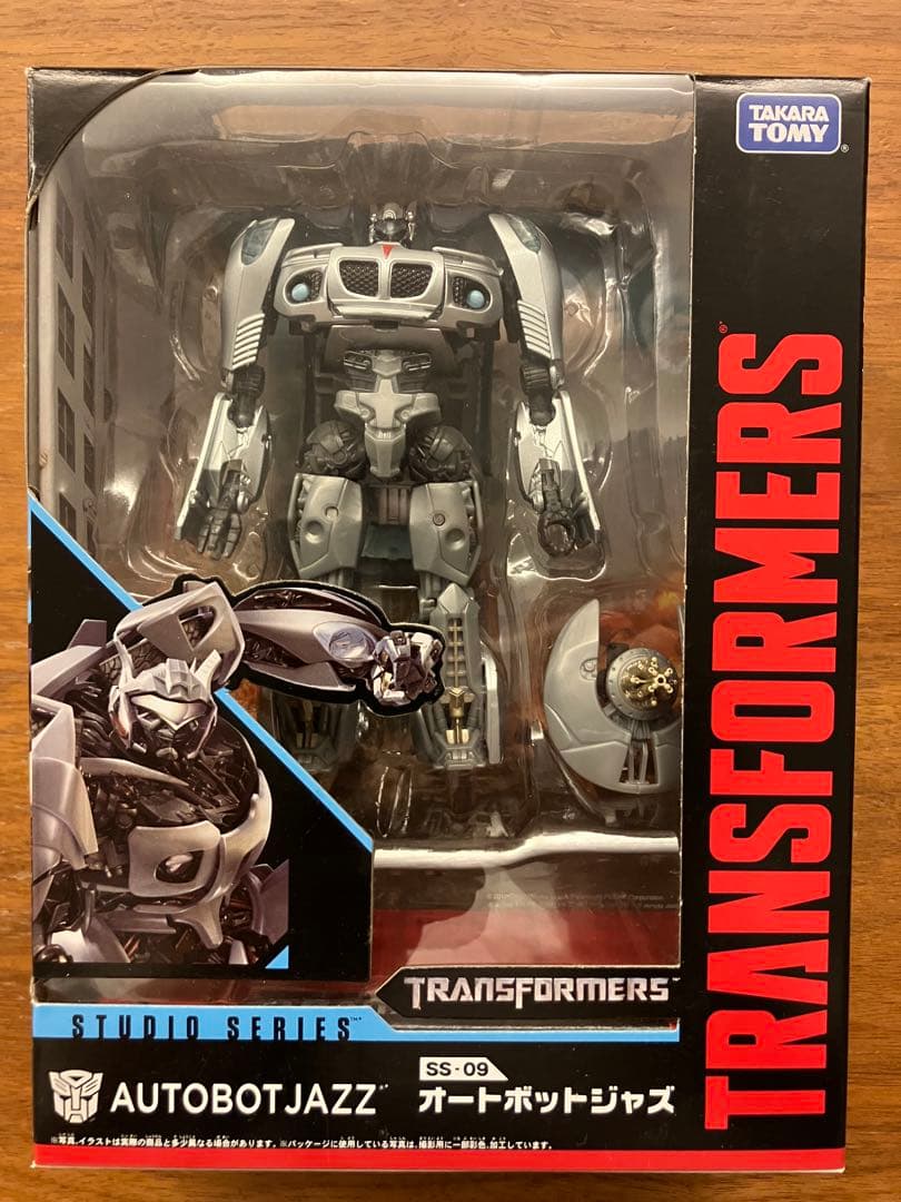 トランスフォーマー　スタジオシリーズ　オートボットジャズ　SS-09 Amazon.co.jp: トランスフォーマー SS-09 オートボットジャズ : おもちゃ