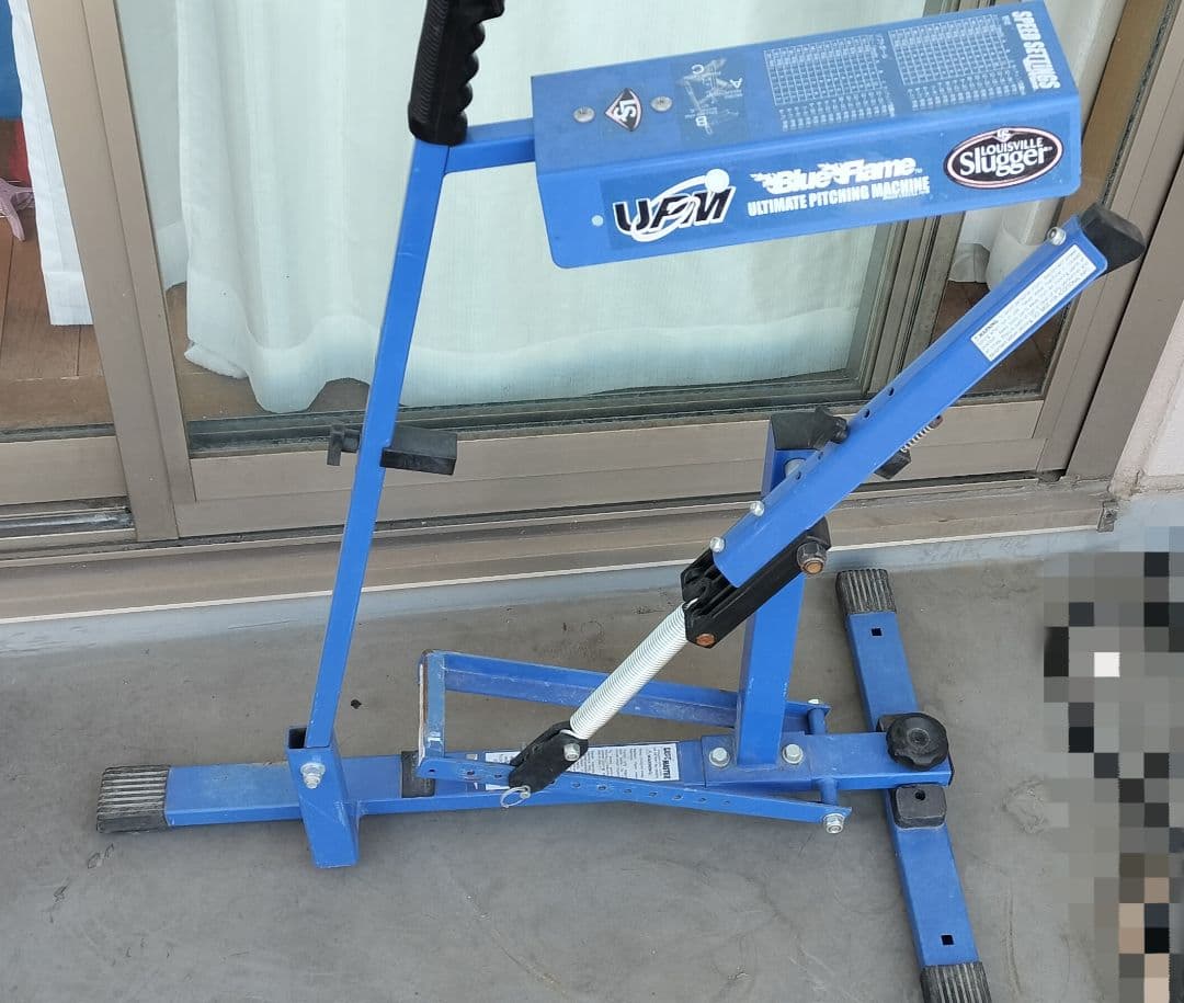 ルイスビルスラッガー ピッチングマシン キッチリくん 替スプリング付き ルイスビルスラッガー ポータブルピッチングマシーン「キッチリ君