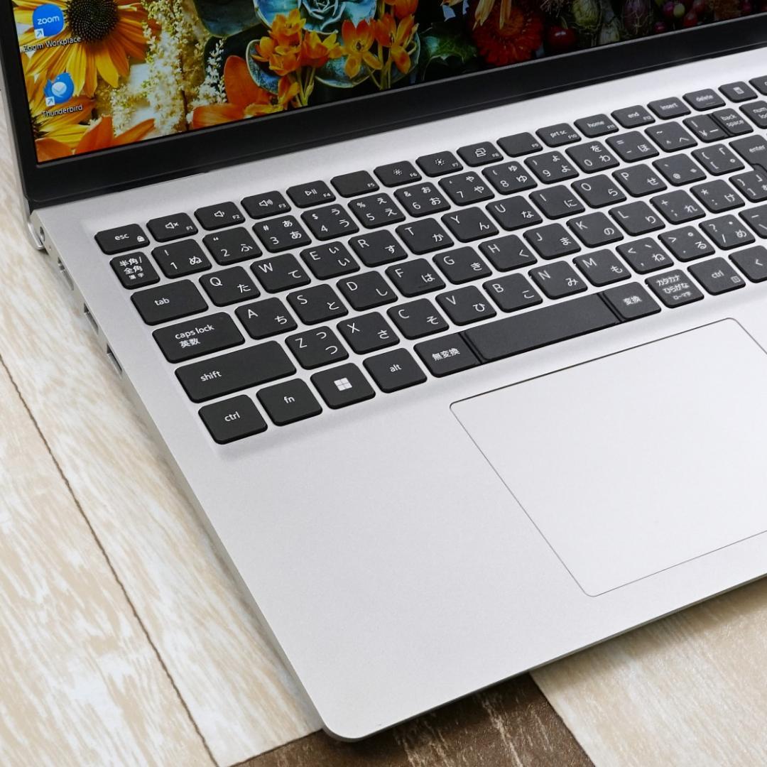 極美品の神速仕様✨１１世代コアｉ３に超高速ＳＳＤ＆大容量メモリ搭載✨フルＨＤ液晶