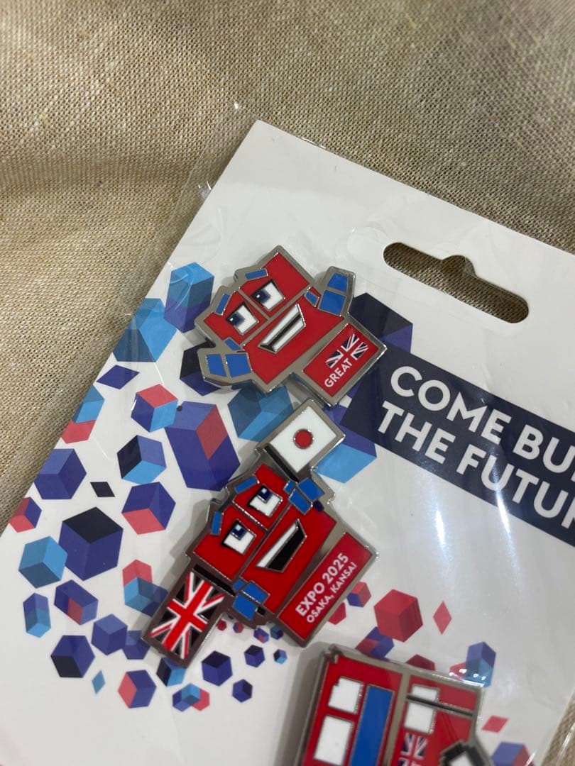 新品 大阪関西万博 イギリス・パビリオン PIXピンバッジ 3種類セット