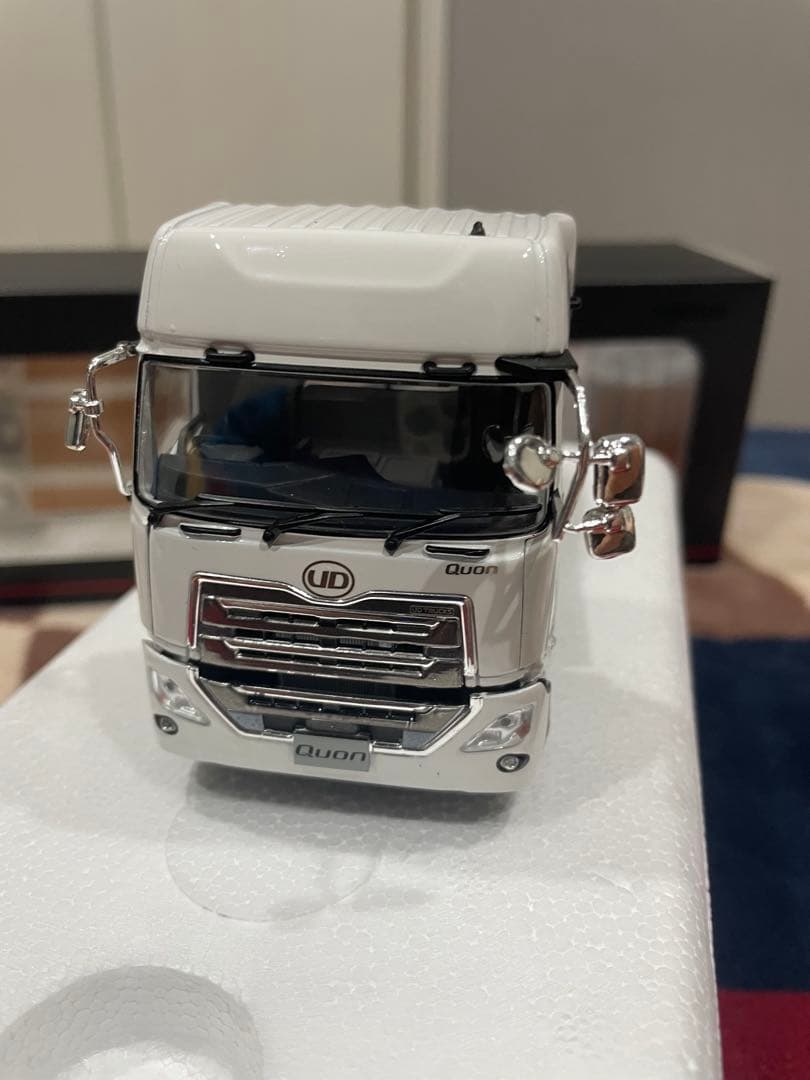 京商 1/43 UD Quon GW 6×4 重機運搬用セミトレーラ おまけ付