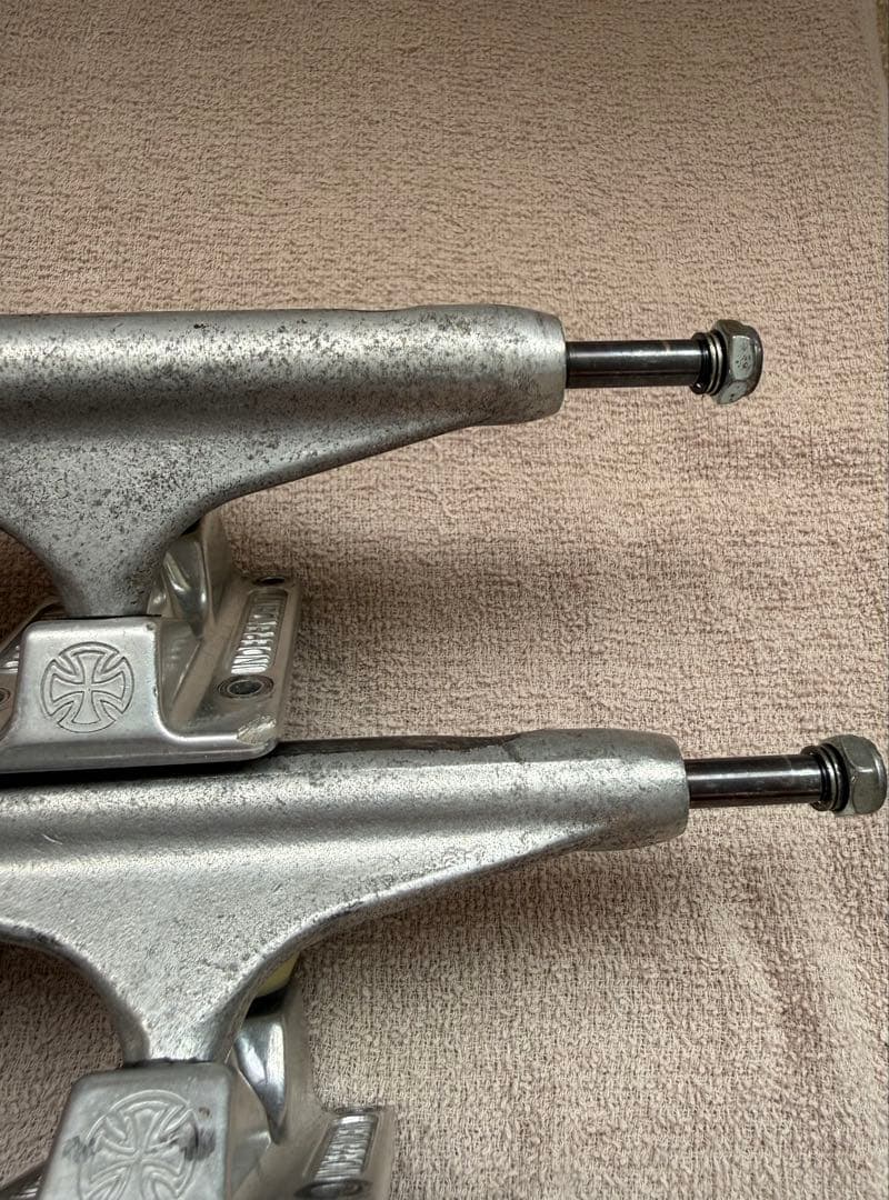 インディペンデント トラック チタニウム149＋ビス(新品)・ベアリング