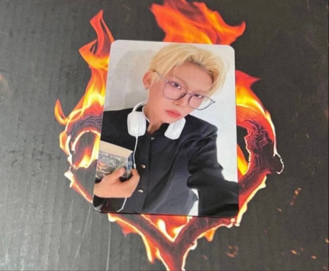 XLOV starlikemusic ヒョン トレカ 가쿠란ver. - メルカリ