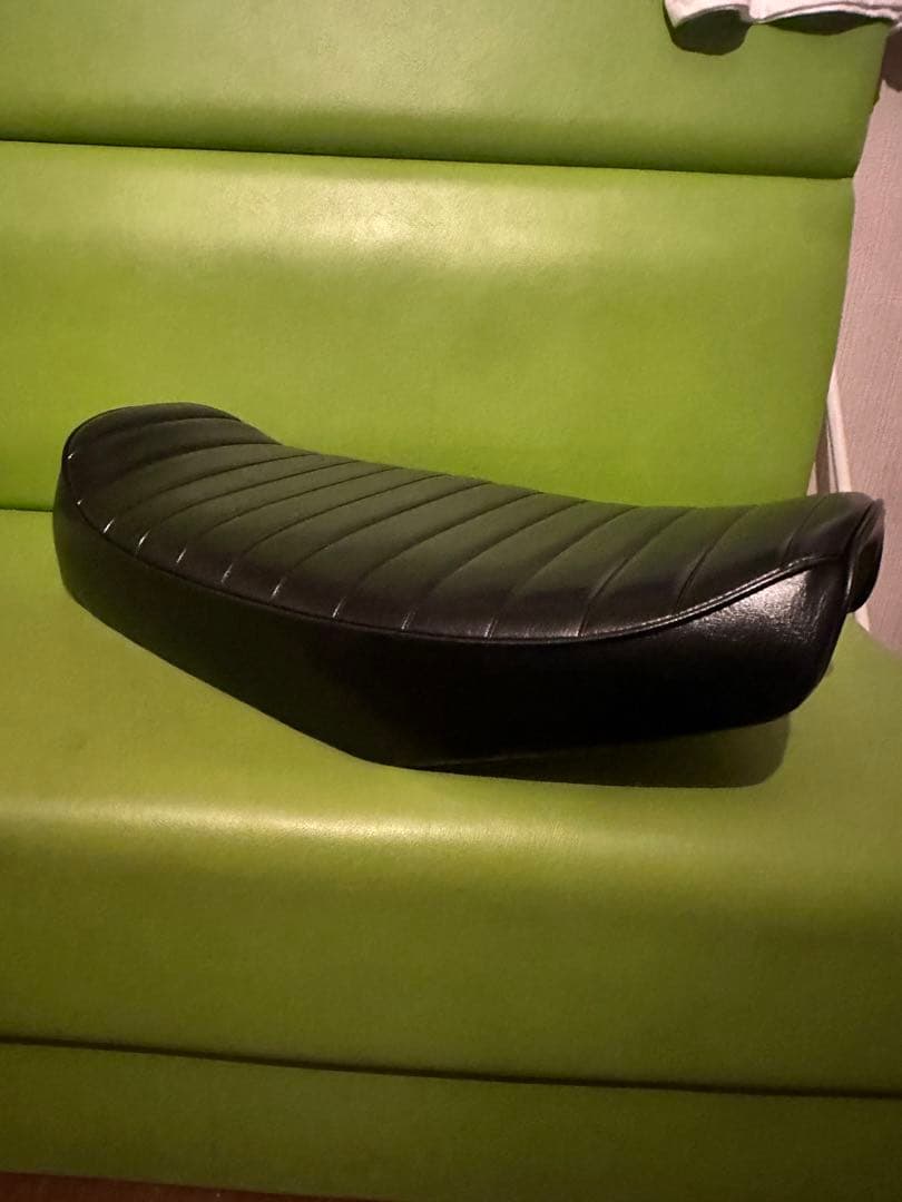 ホーク　やかん用サーフィンシート　cb250tcb400t バブ ホーク2(ヤカンタンク/角タンク)強化FRPシートベース | カスタムシート