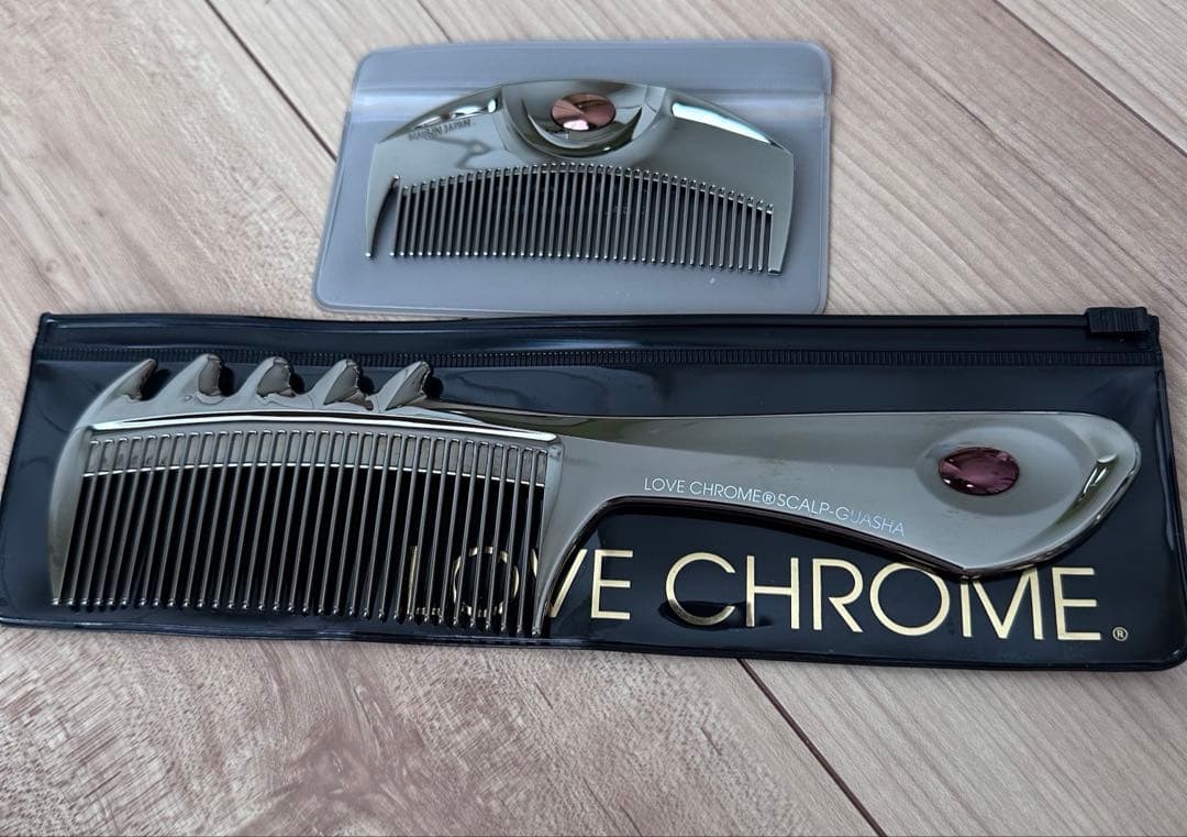 LOVECHROME / ラブクロム コーム ヘアブラシ LOVECHROME® is a Japanese-engineered hair comb meticulously