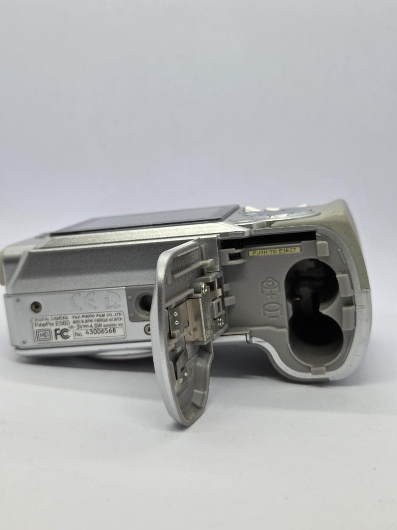 希少品】FUJIFILM FinePix E550 単3電池駆動 - メルカリ