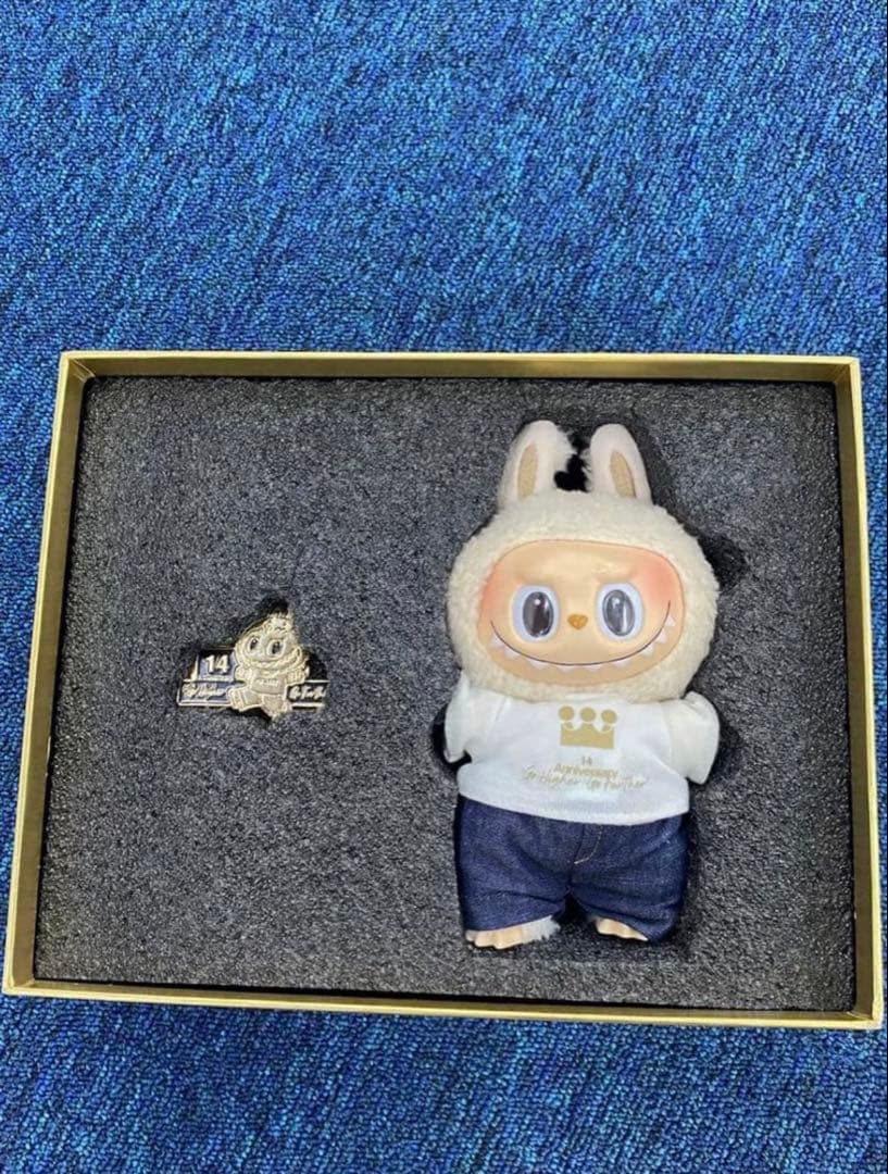 Labubu 14周年 スタッフ限定 ギフトボックス キーホルダー