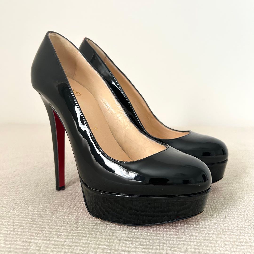 クリスチャン ルブタン パンプス エナメル 黒 22.5cm