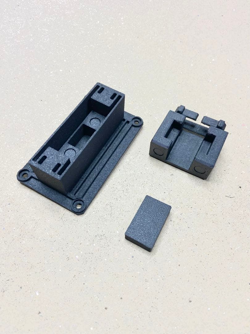 ジムニーjb64、jb74用 弾薬供給システム風USBケーブルカバー - メルカリ