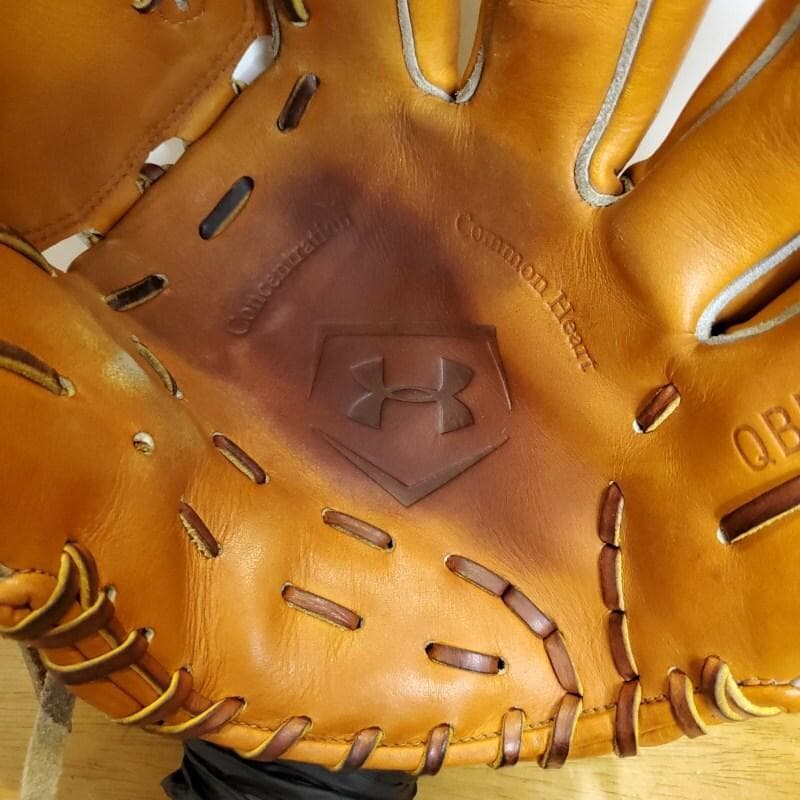 アンダーアーマー 金子千尋モデル シリコンラベル 廃盤品 投手用 硬式