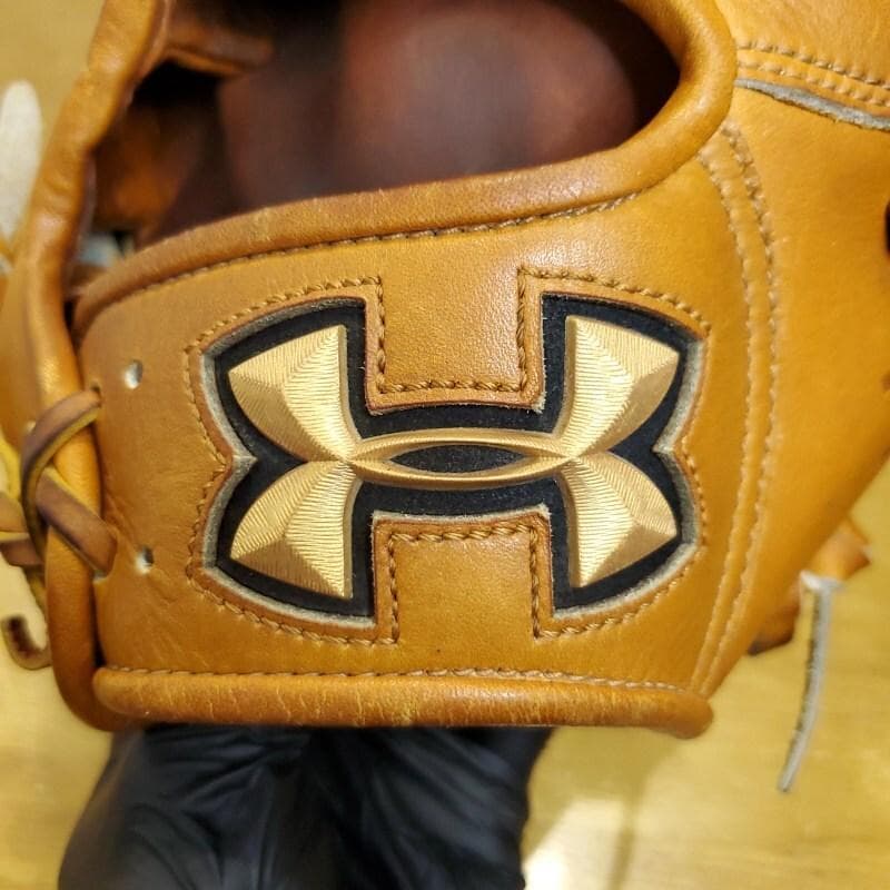 アンダーアーマー 金子千尋モデル シリコンラベル 廃盤品 投手用 硬式