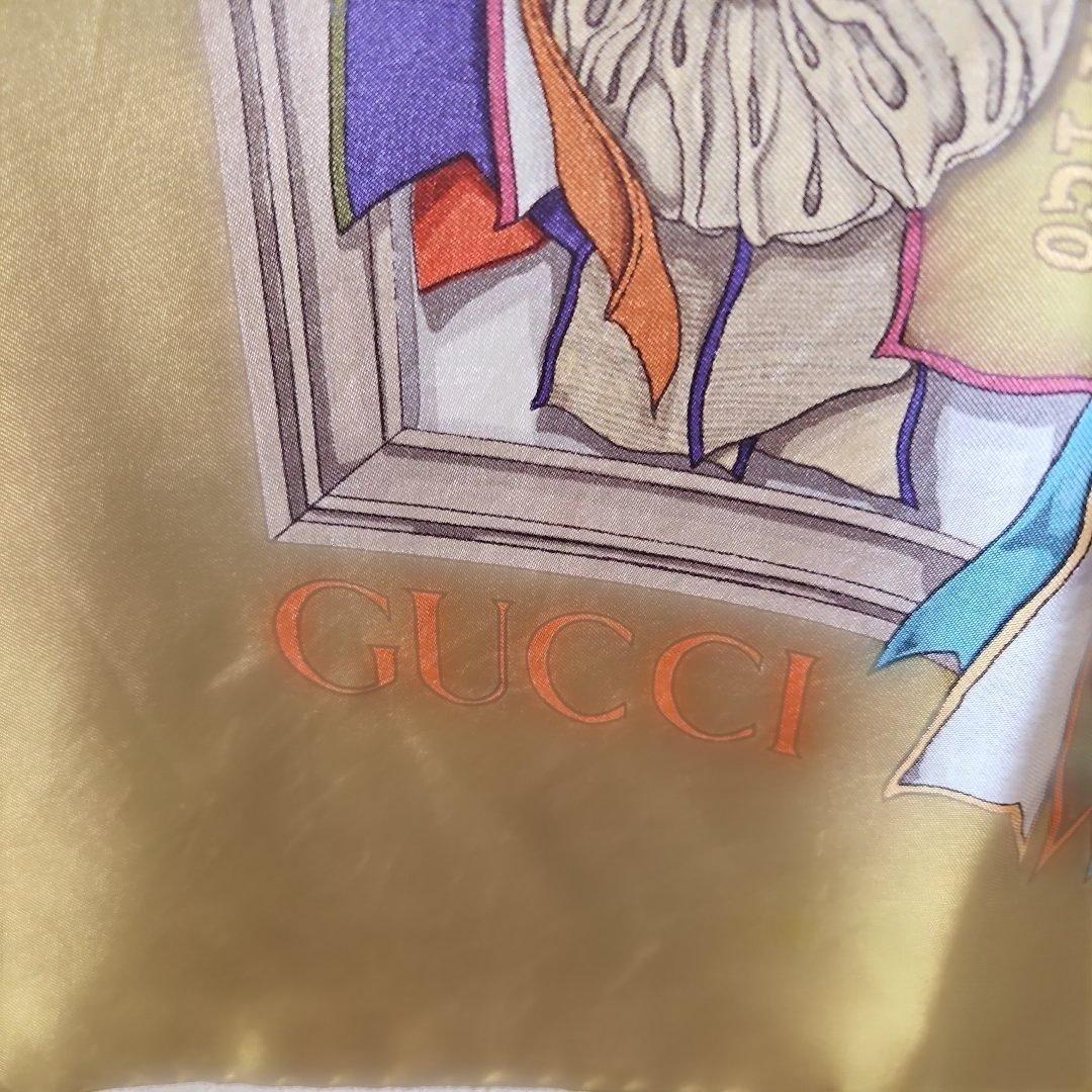 GUCCI 】グッチ 大判 シルクスカーフ 勲章 メダル柄 - メルカリ