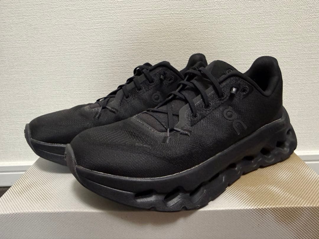 【美品】on Cloudtilt 22.5cm ブラック
