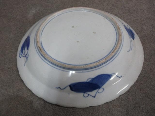 伊万里 草木文 色絵 かぶと大皿 [B31438] - メルカリ