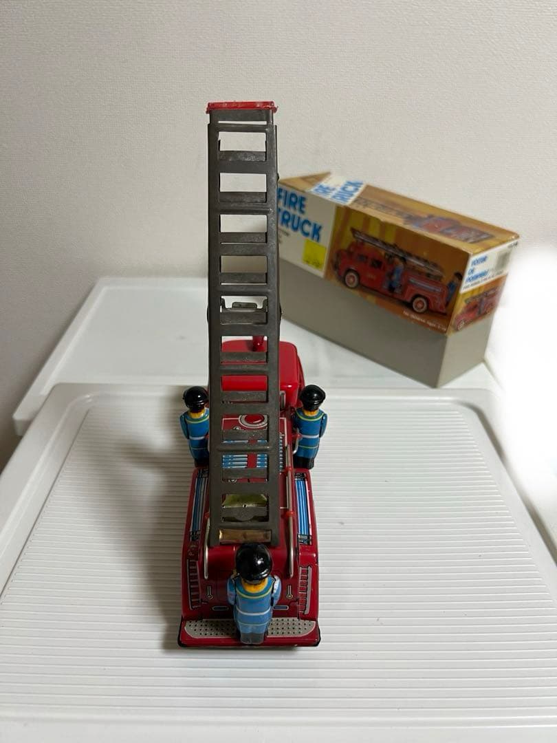 ブリキのおもちゃ（消防車　はしご車）