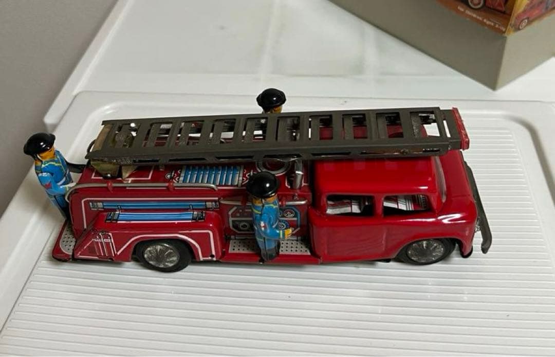 ブリキのおもちゃ（消防車　はしご車）