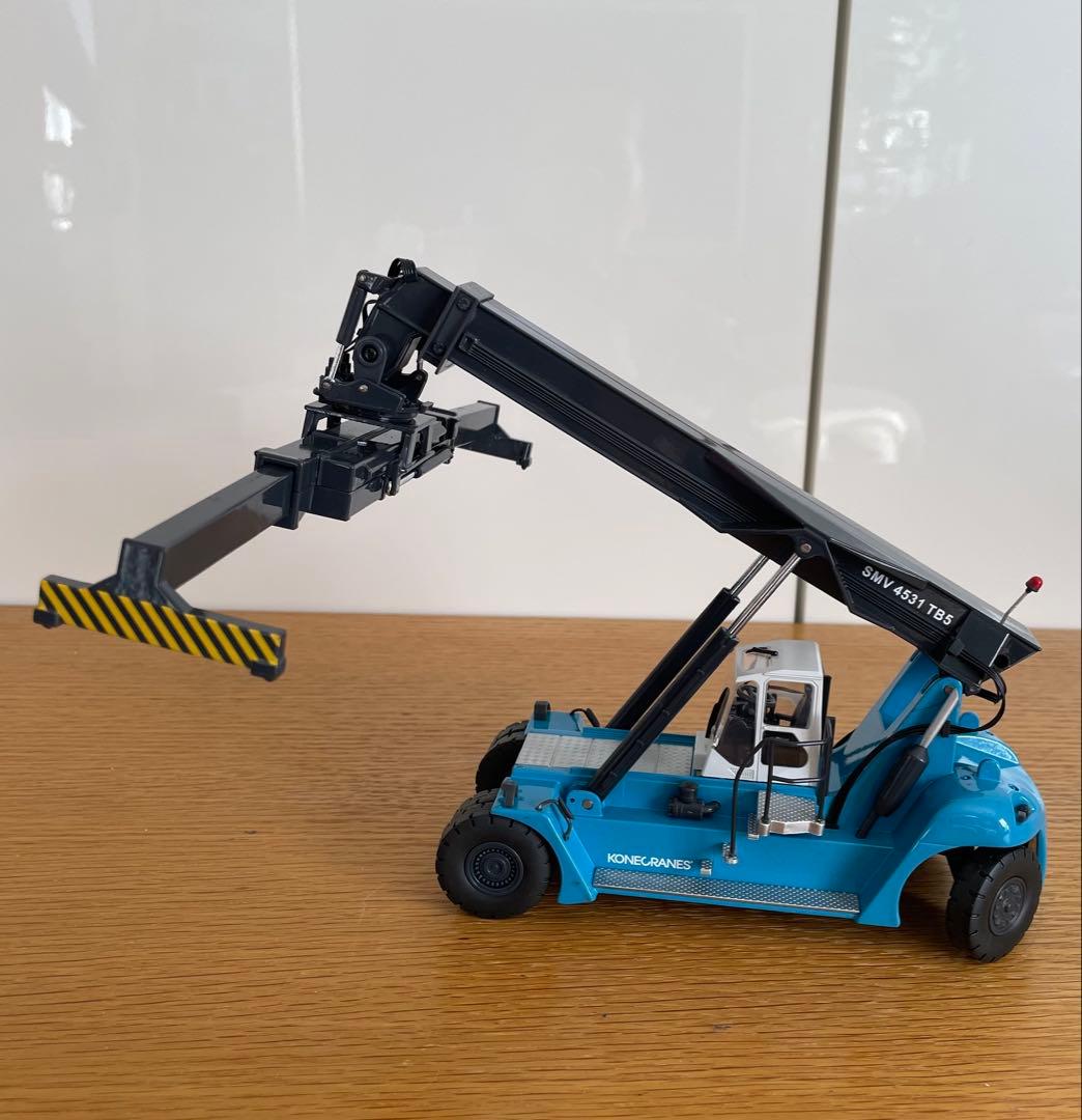 リーチスタッカー KONECRANES SMV 4531 TB5