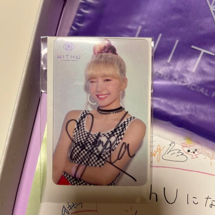 NiziU マユカ MAYUKA 直筆サイン入り写真 早期入会特典 - メルカリ